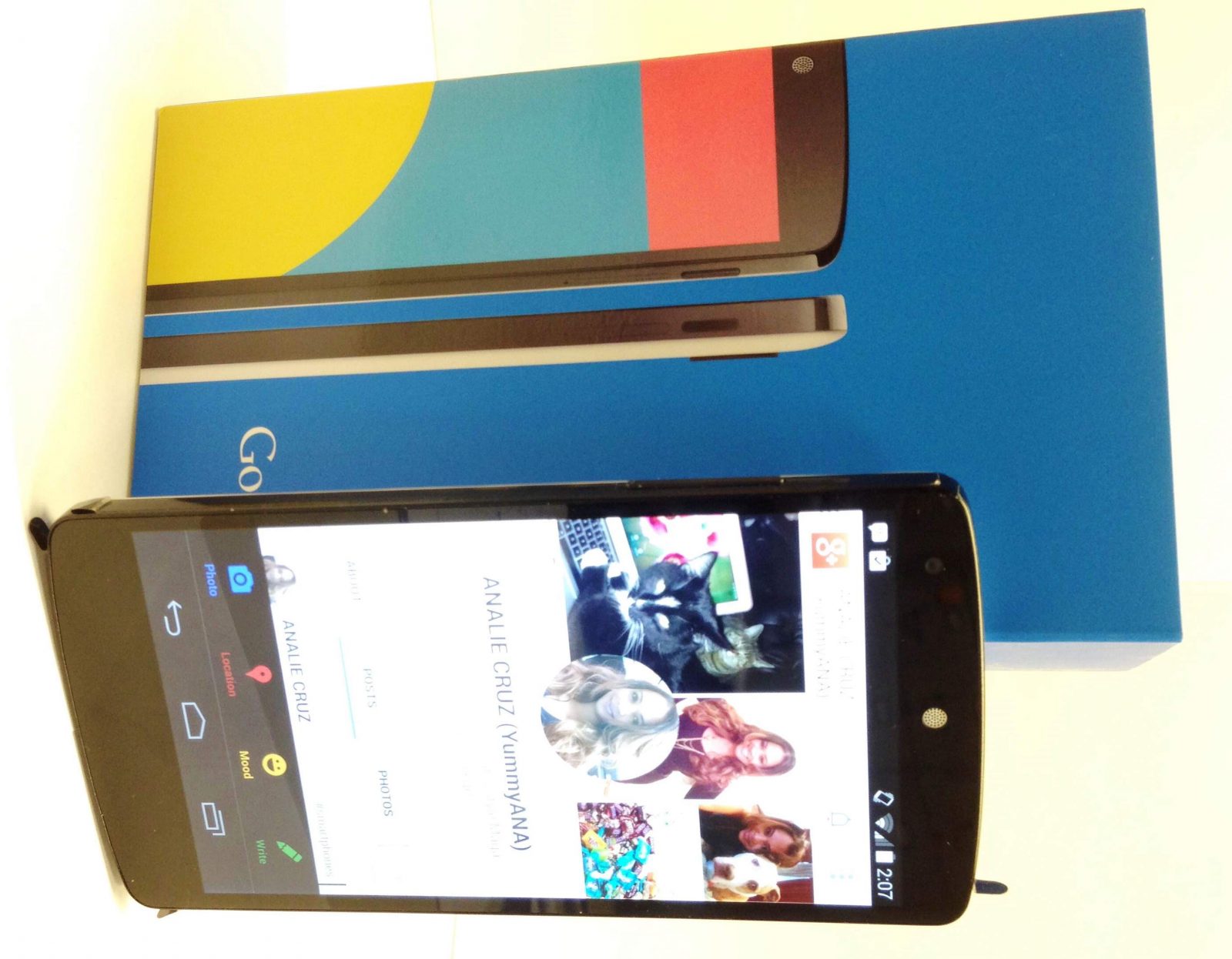 Google LG Nexus 5 Review Smartphone- Android KitKat 4.4 - Screen On