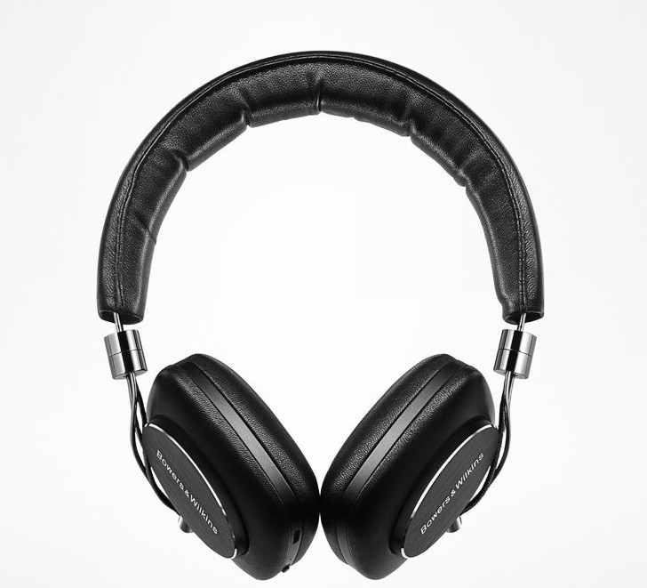 Bowers & Wilkins P5 Wireless Headphones -Analie Cruz -greybackground