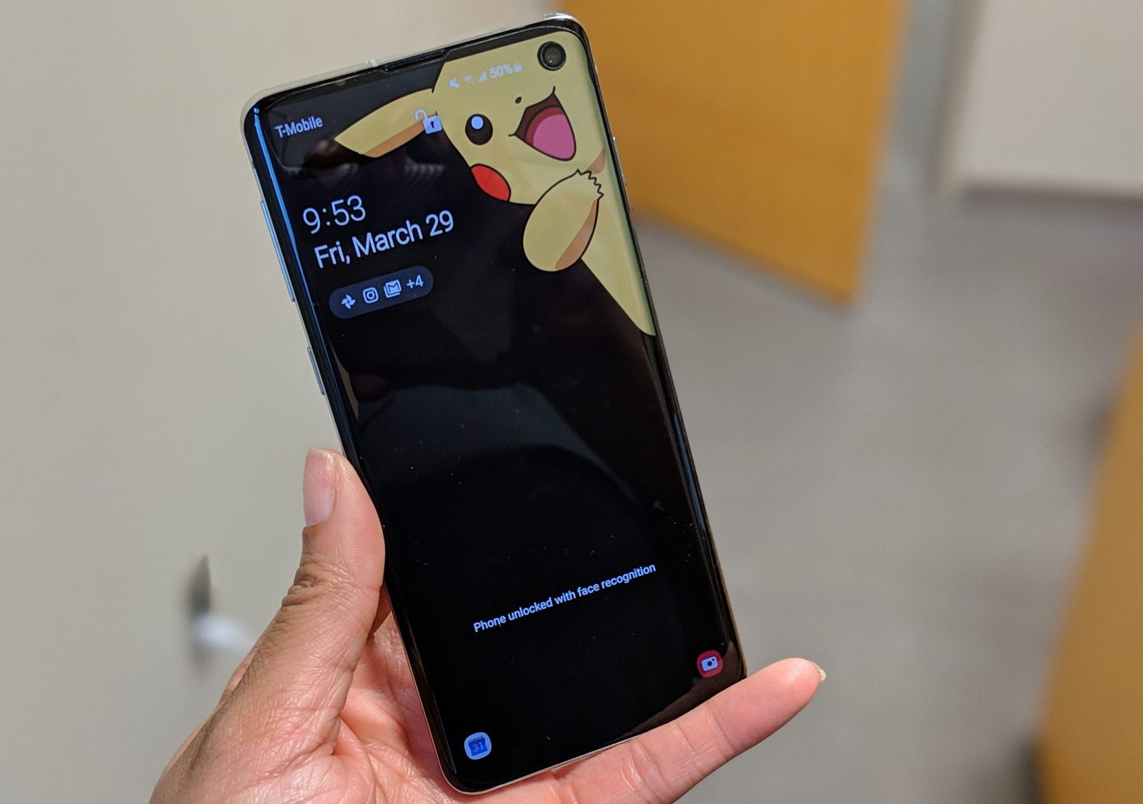 Samsung Galaxy S10 Review - (5)