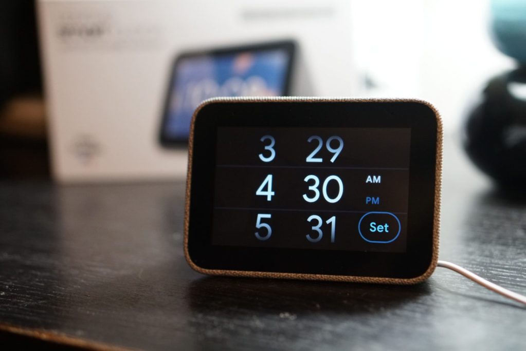 Lenovo Smart Clock - setting alarm