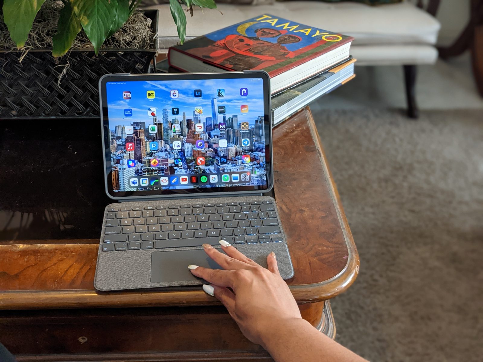 Logitech Combo Touch iPad Pro 11″ Keyboard Case Review – TechWeLike